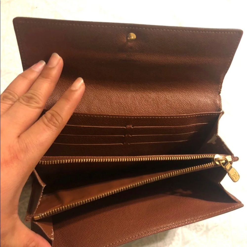 Bundle Authentic LV wallet - Picture 3 of 8